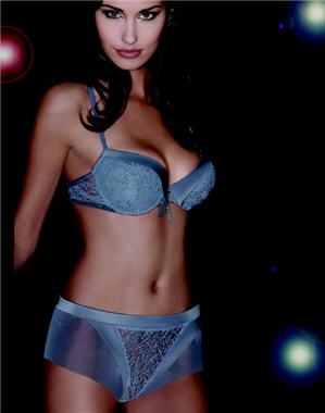 50 parures de lingerie : ensemble "Diva" gris perle de Ravage